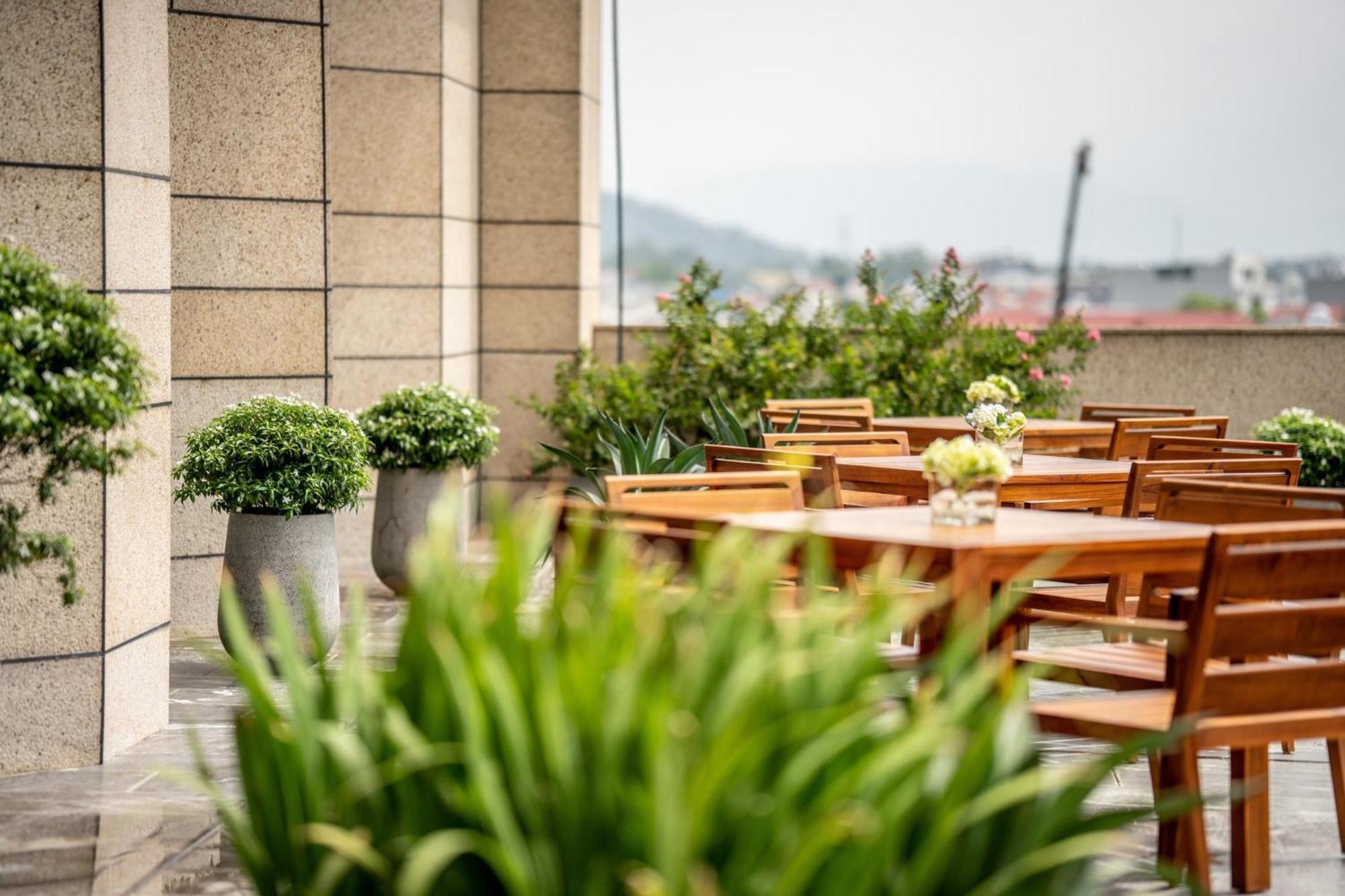 Crowne Plaza Vinh Yen City Centre By Ihg Екстериор снимка
