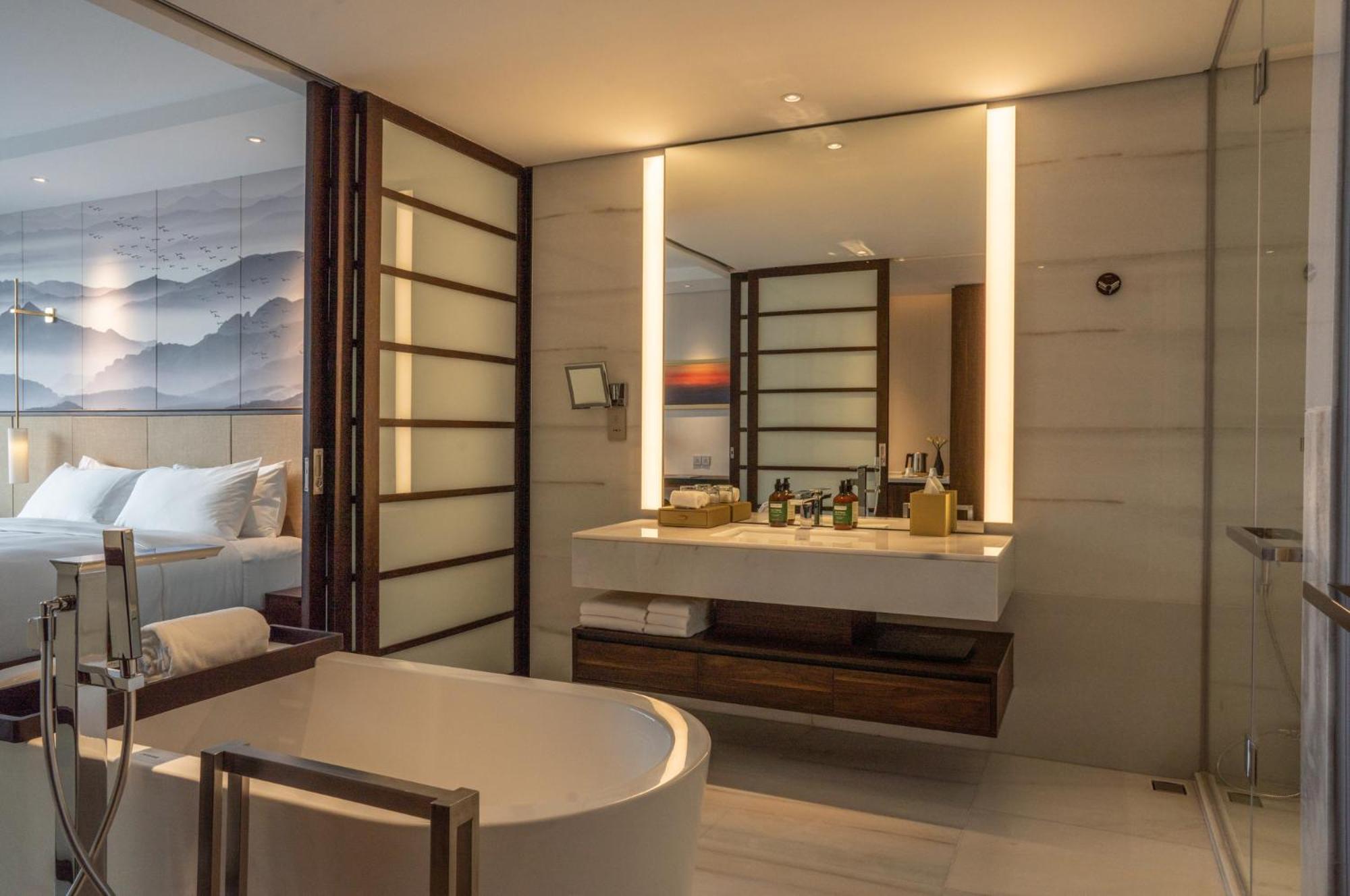 Crowne Plaza Vinh Yen City Centre By Ihg Екстериор снимка